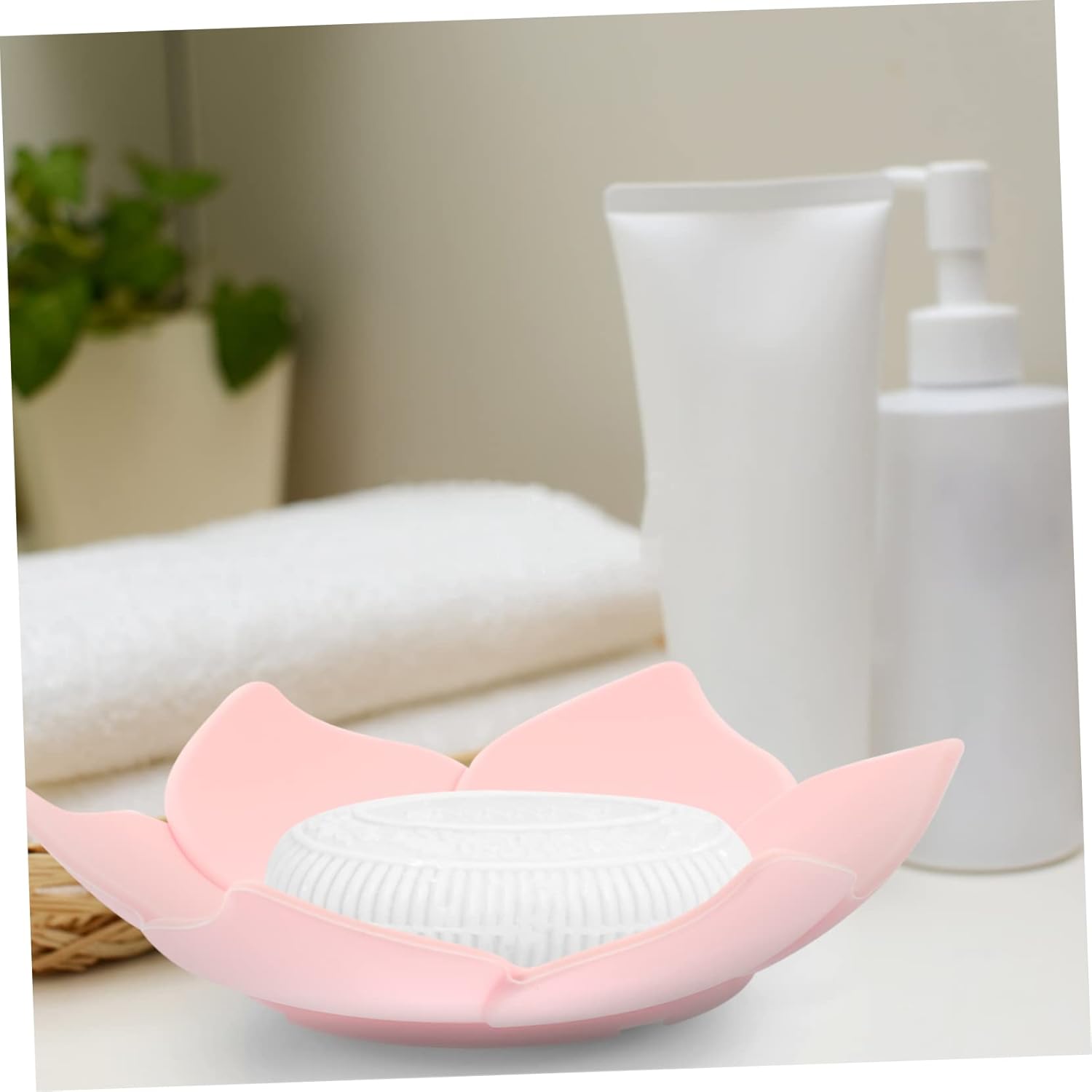 PRETYZOOM Self Draining Soap Dish Holder for Bathroom Kitchen 1